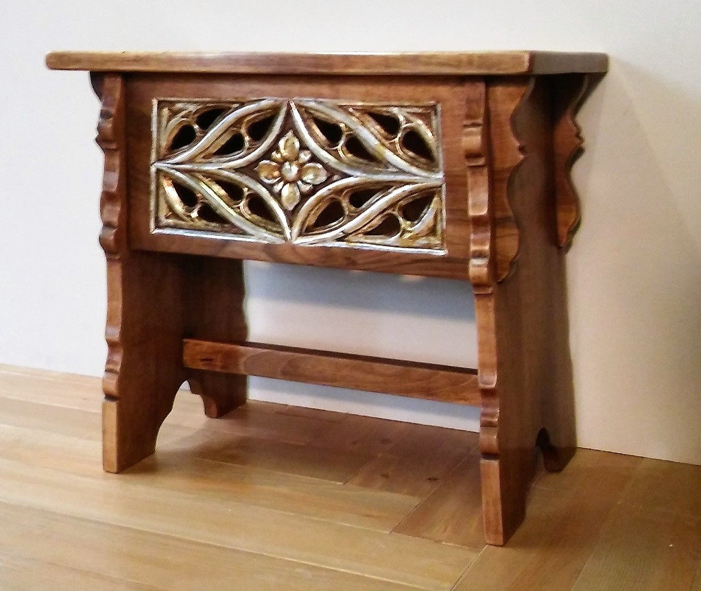 Banqueta gòtica de noguer