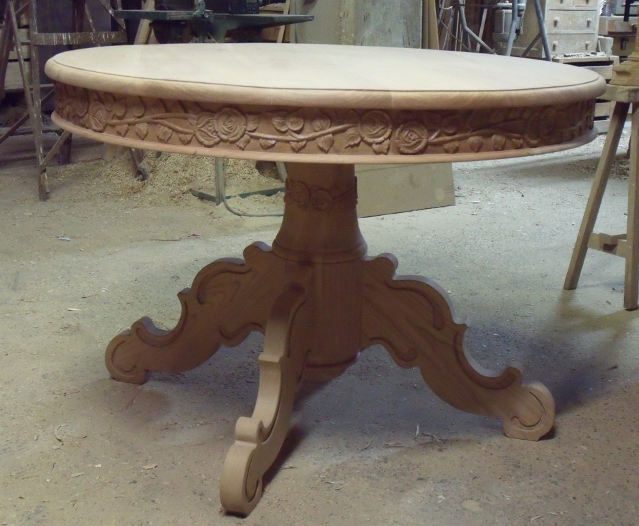 Taula modernista de cirerer