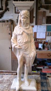 Talla en fusta de til·ler, escultura neogòtica. Talla en fusta de til·ler, escultura neogòtica.